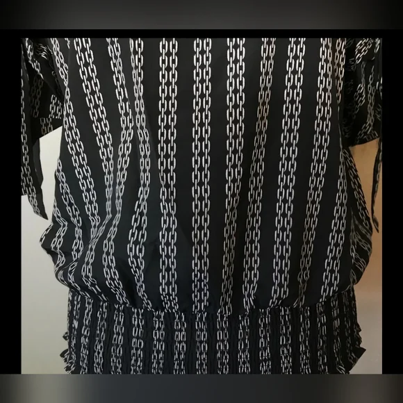 NWOT! MICHAEL KORS BLACK CHAIN PATTERN TOP (S) - Picture 6 of 10